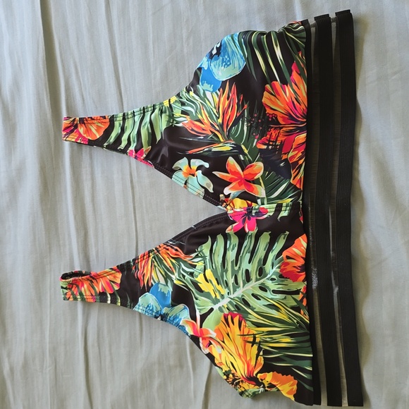 Other - Tropical Floral Women's Swim Top
